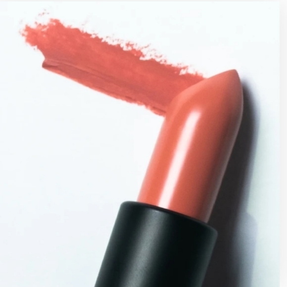 Lippie Buff Nude Lipstick - Picture 2 of 7